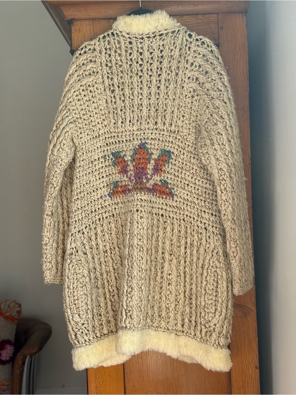 Vintage 1970’s Chunky Cream Knit Cardigan Coat with Faux Shearling Trim - Picture 4 of 6